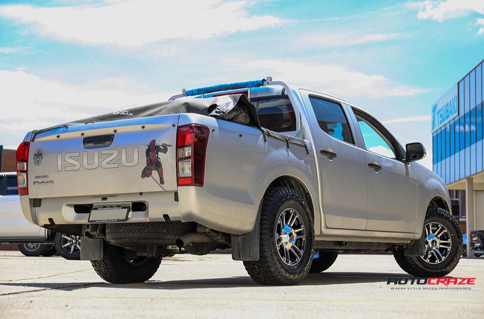 ISUZU DMAX OUTLAW MACHINED PIANO BLACK